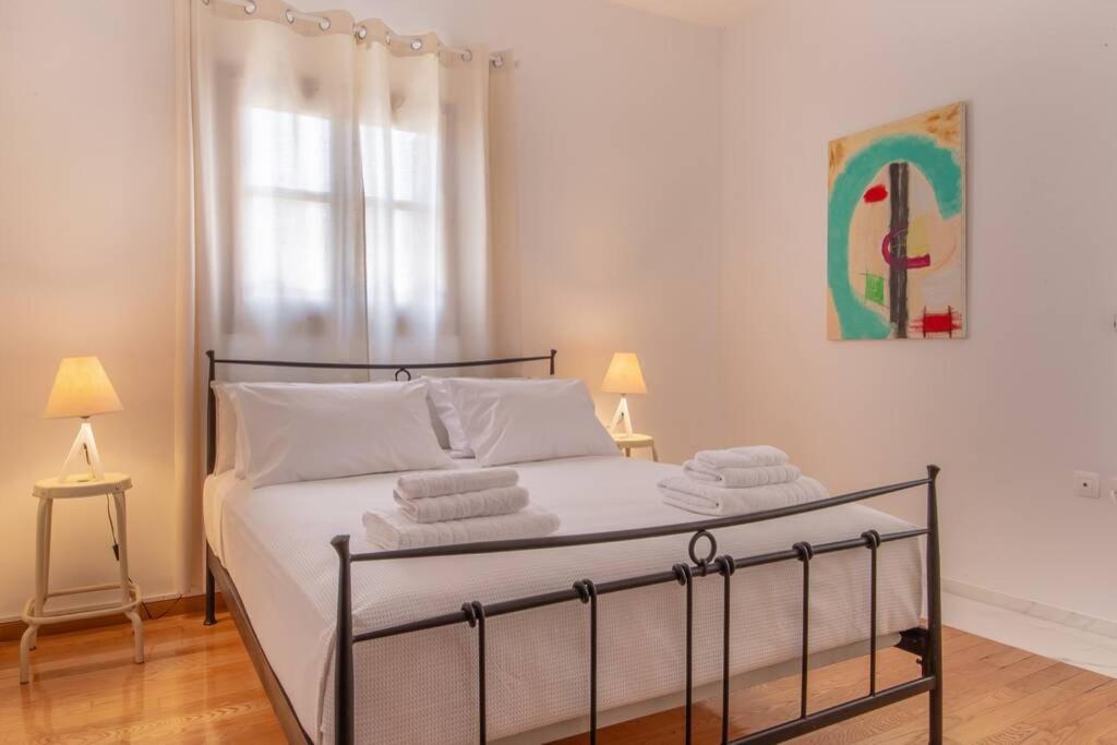 Seaview Stylish Flat In Andros - Walk To Beach Exterior foto